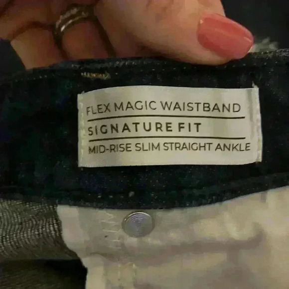 Lane Bryant Women’s Jeans Size 28L Distressed Dark Wash Signature Fit Straight - Picture 9 of 13